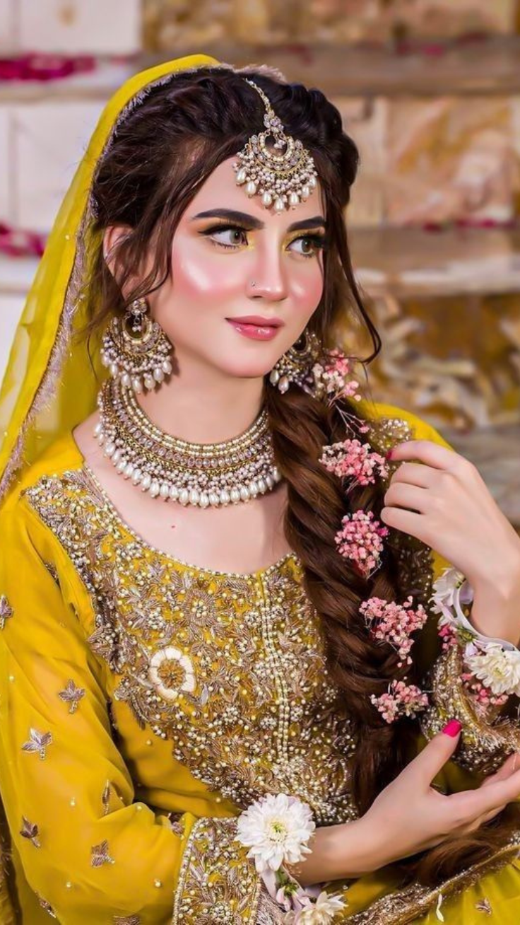 Traditional mehndi makeup look